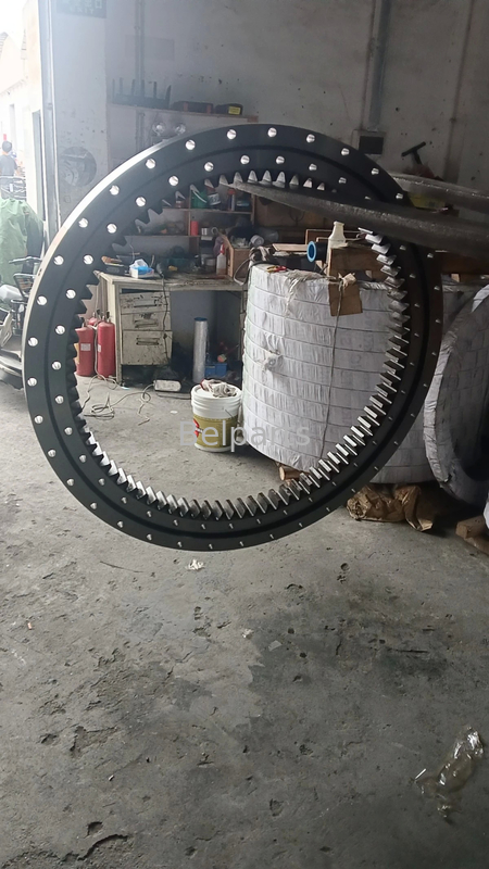 Hitachi EX150-5 Excavator Spare Parts 9146953 Slew Bearing Manufactured With Steel Material